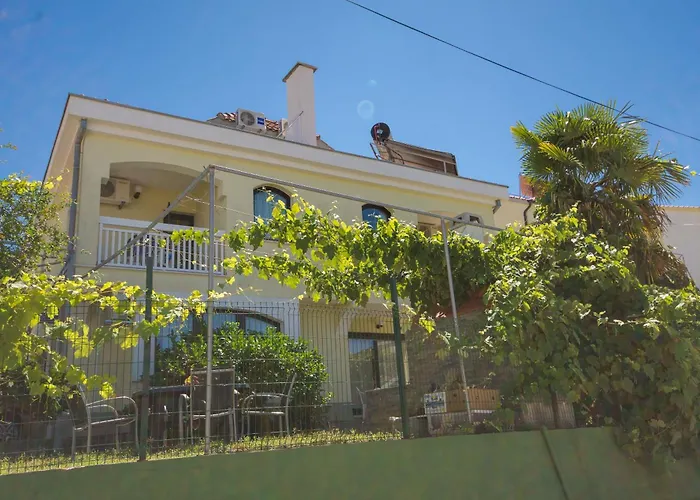 Apartment Pero Trogir